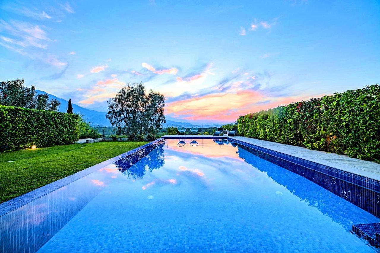Cretan Mansion With Heated Swimming Pool Villa Jeorjoúpoli Eksteriør bilde