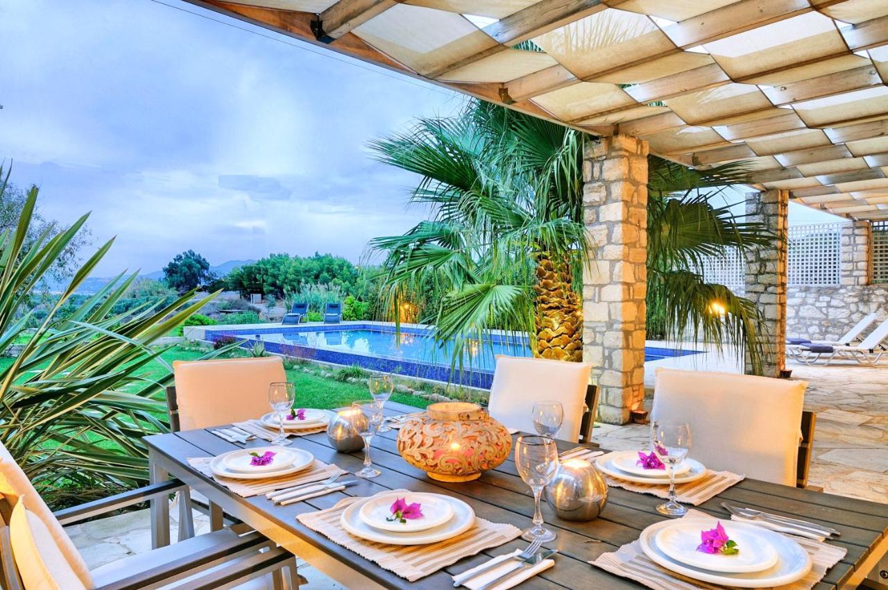 Cretan Mansion With Heated Swimming Pool Villa Jeorjoúpoli Eksteriør bilde